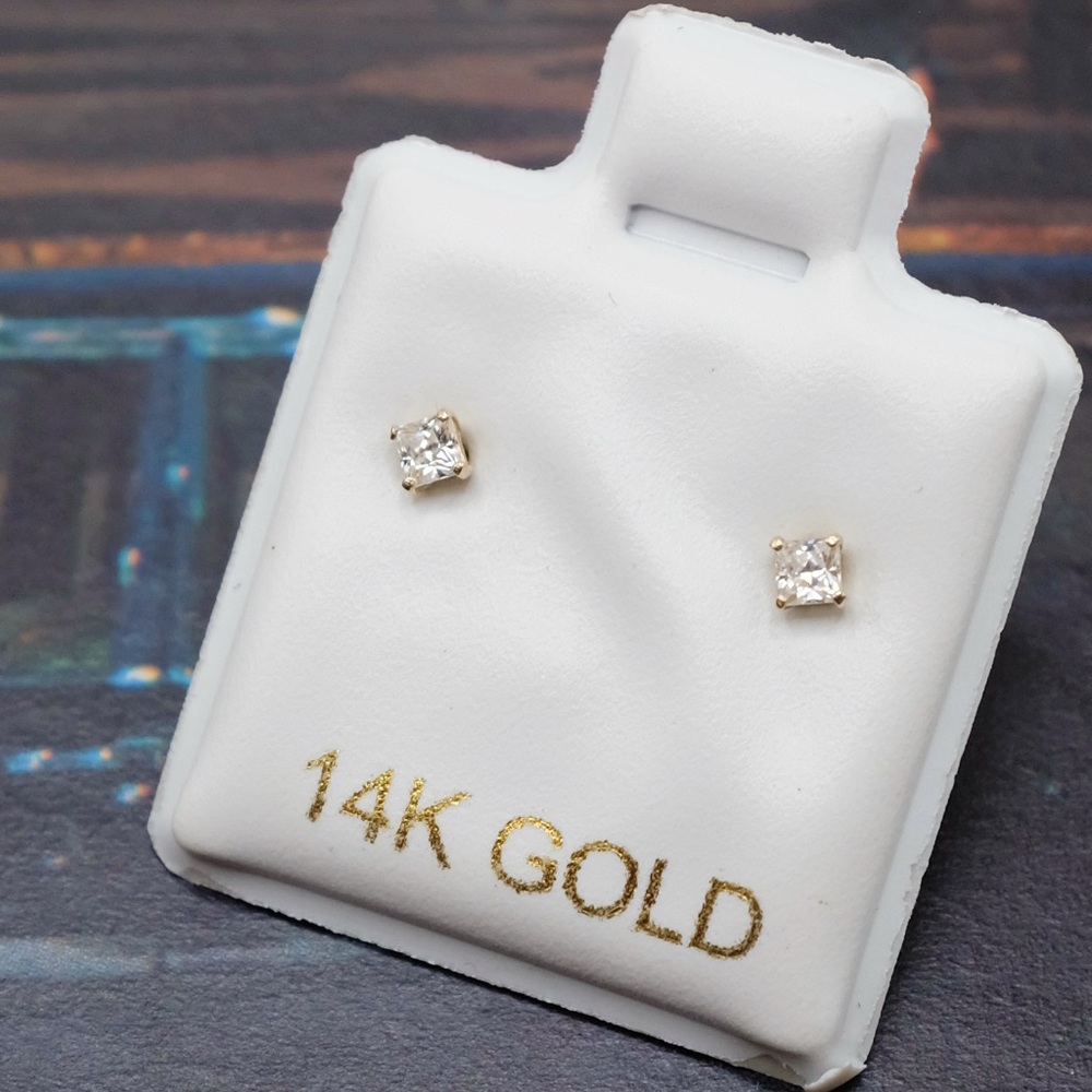 14k Yellow Gold Stud Earrings